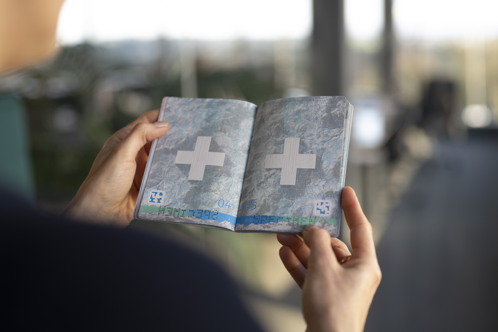 Gjykata zvicerane refuzon shtetësinë për një grua për shkak të një lidhjeje treshe