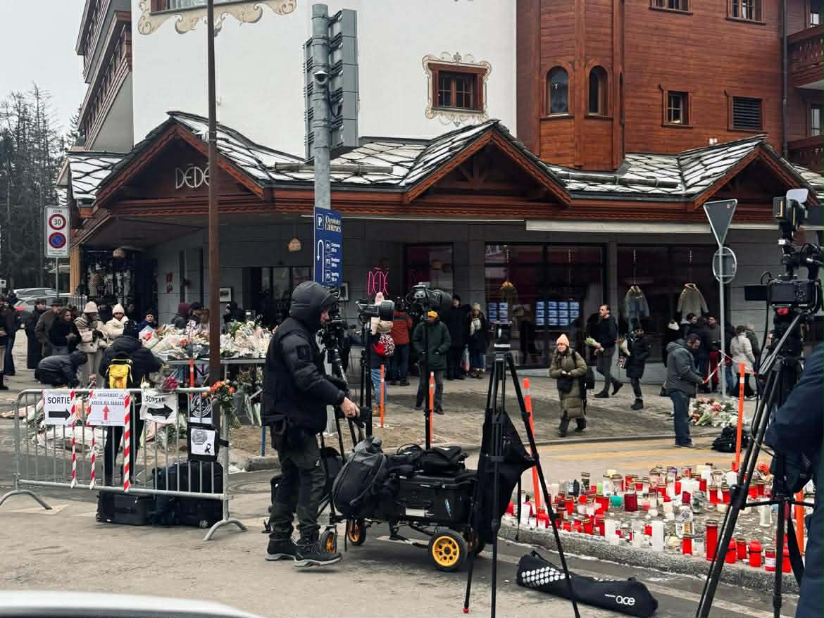 Pronari i lokalit  La Constellation  thyen heshtjen