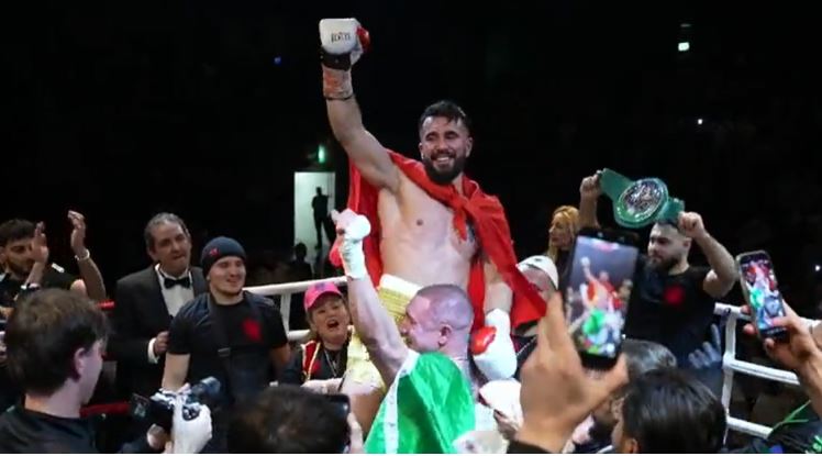 Vëllezërit boksierë  Roberto dhe Amarildo Bakaj vazhdojnë serinë e fitoreve