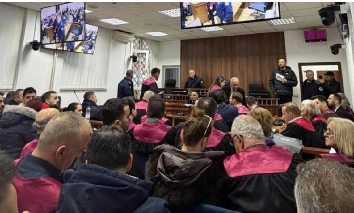 Katër nga 39 të arrestuarit mbesin në paraburgim nën dyshimet për keqpërdorime në BKS