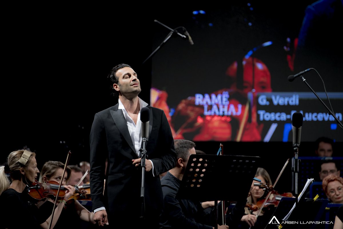 Ramë Lahaj performon në Rusi  promovon kulturën dhe këngën shqipe