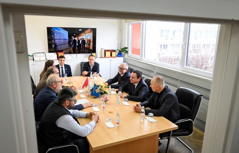 Kurti  Më pak mjekë që largohen nga Kosova dhe pacientë që dërgohen jashtë vendit