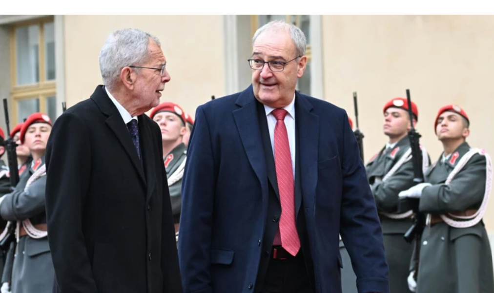 Parmelin pritet me nderime shtetërore nga Presidenti Federal i Austrisë në Vjenë