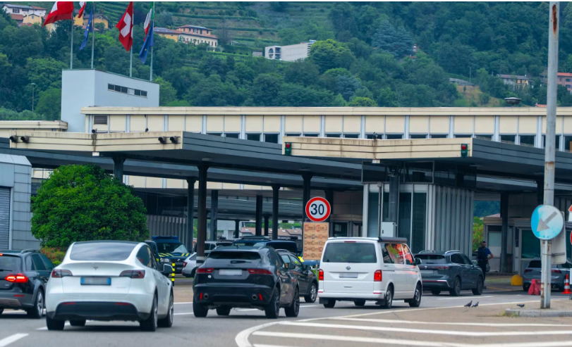 Italia planifikon zonë ekonomike të veçantë për punëtorët që kalojnë në Zvicër