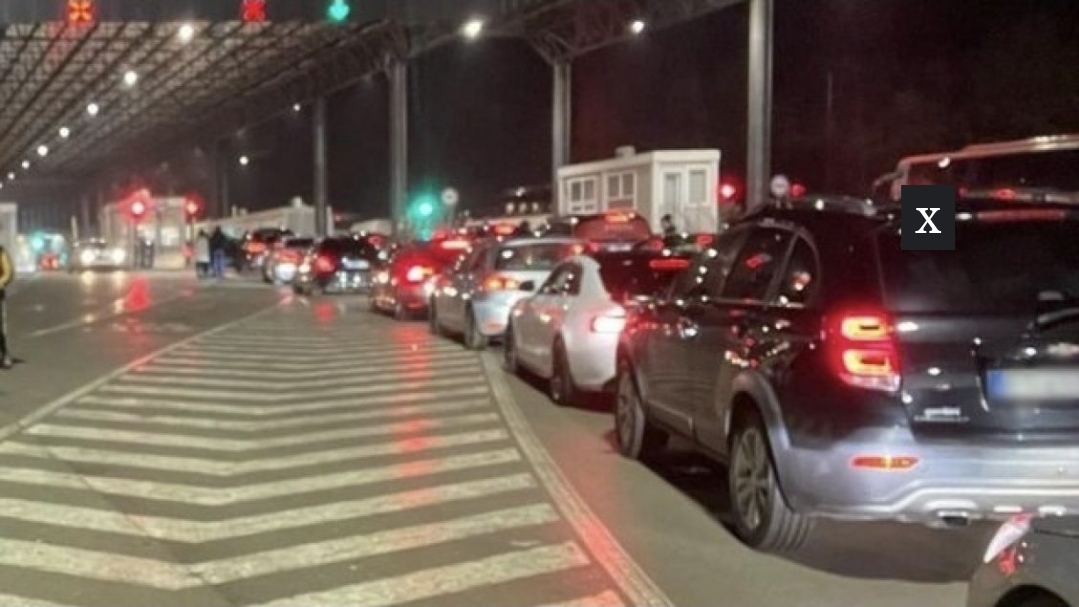 Mbi një orë pritje për të dalë nga Kosova
