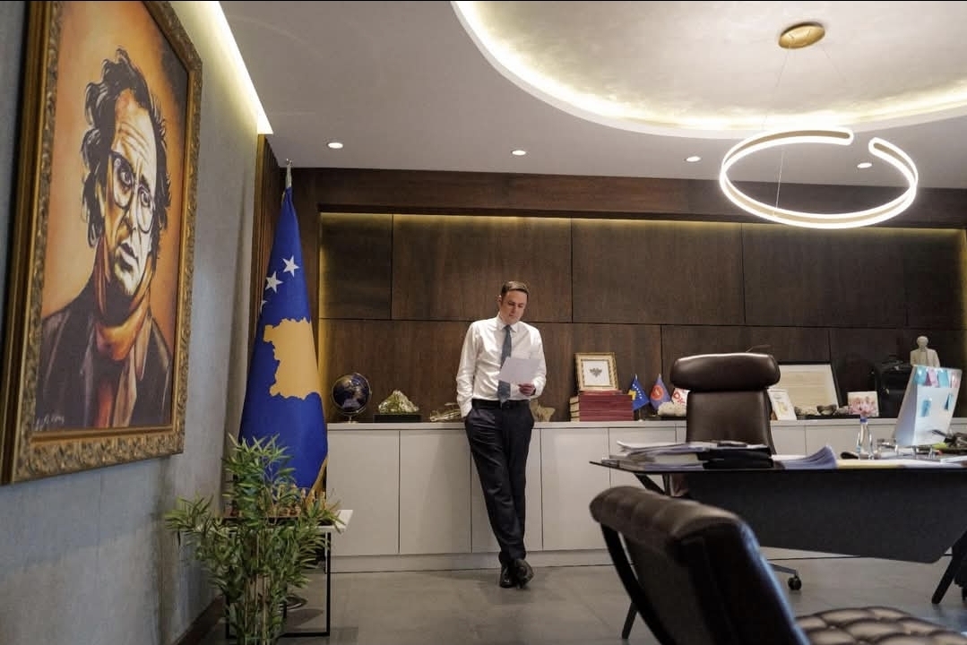 Lumir Abdixhiku reagon pas dorëheqjes së Hykmetes Bajramit dhe sqaron vendimin e tij