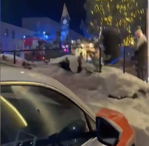 Zjarri në Davos gjatë WEF  Evakuohen njerëzit nga hoteli