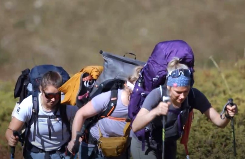 Tri vajza gjermane eksplorojnë malet e Sharrit