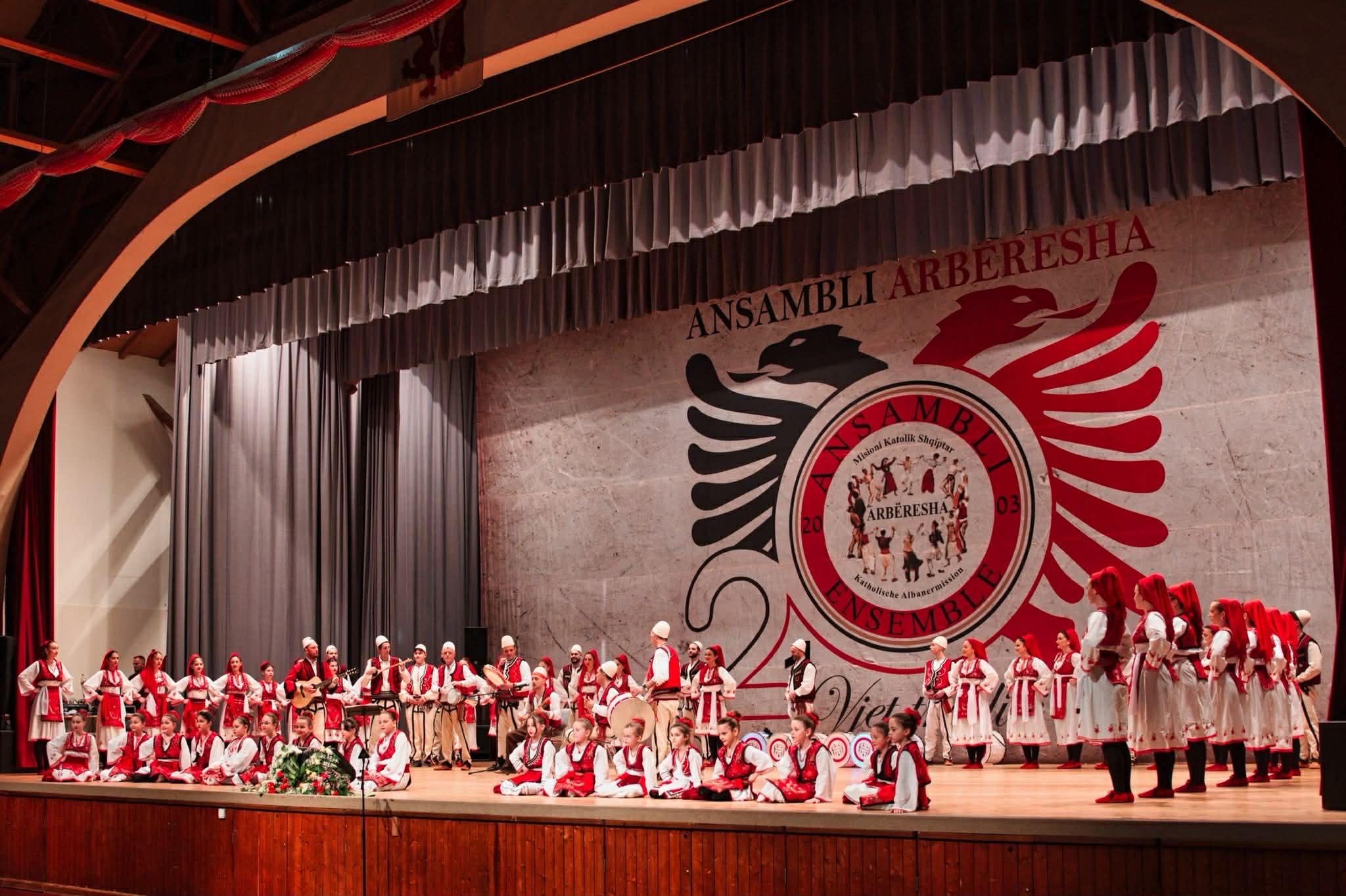 Ansambli  Arbëresha   Program festiv në 22 vjetorin e themelimit