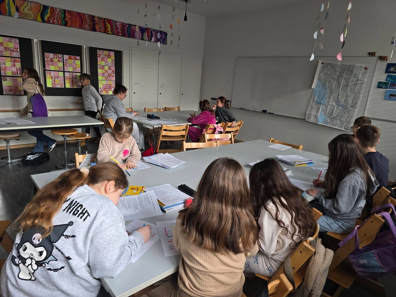 Nxënësit e Shkollës Shqipe në Ostermundigen nisin përgatitjet për Ditën e Pavarësisë së Kosovës