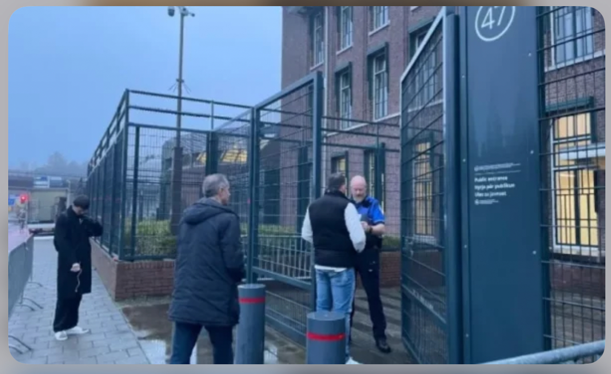 Bashkatdhetarë nga diaspora mblidhen para Speciales për të ndjekur deklaratën përmbyllëse të mbrojtjes së Thaçit