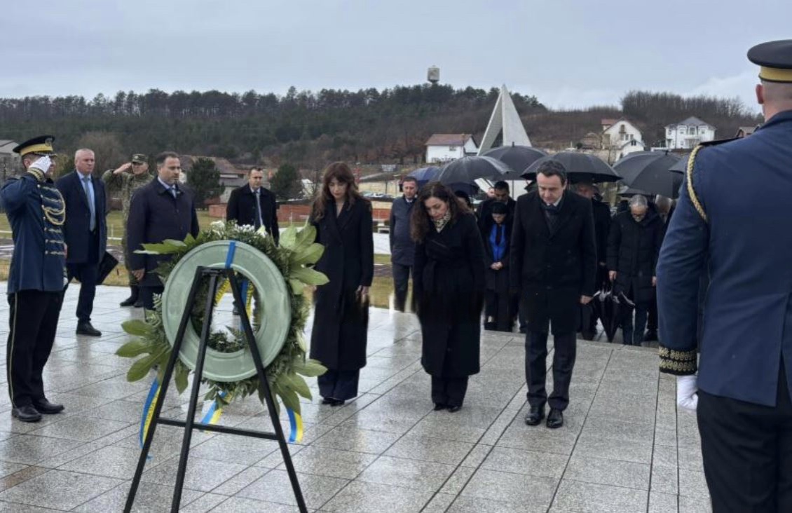 Liderët shtetërorë në Prekaz për përvjetorin e pavarësisë