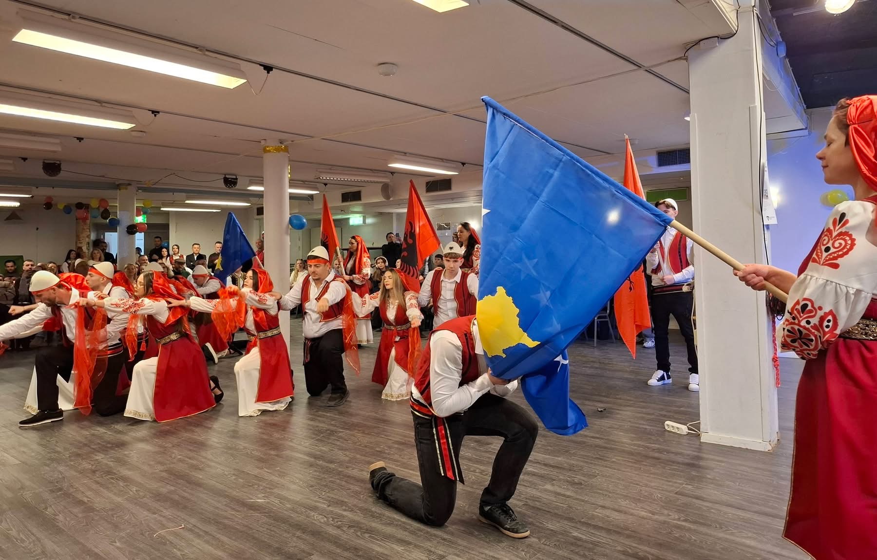 Mbrëmje festive në Stockholm   Jehona  bashkon shqiptarët për Ditën e Pavarësisë