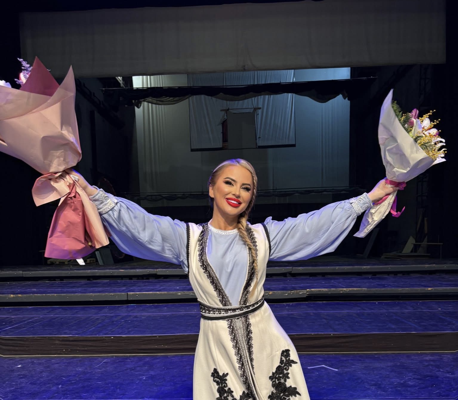 Adelina Paloja performon si soliste në Sallën e Madhe të Universitetit të Muzikës  Fryderyk Chopin  në Varshavë