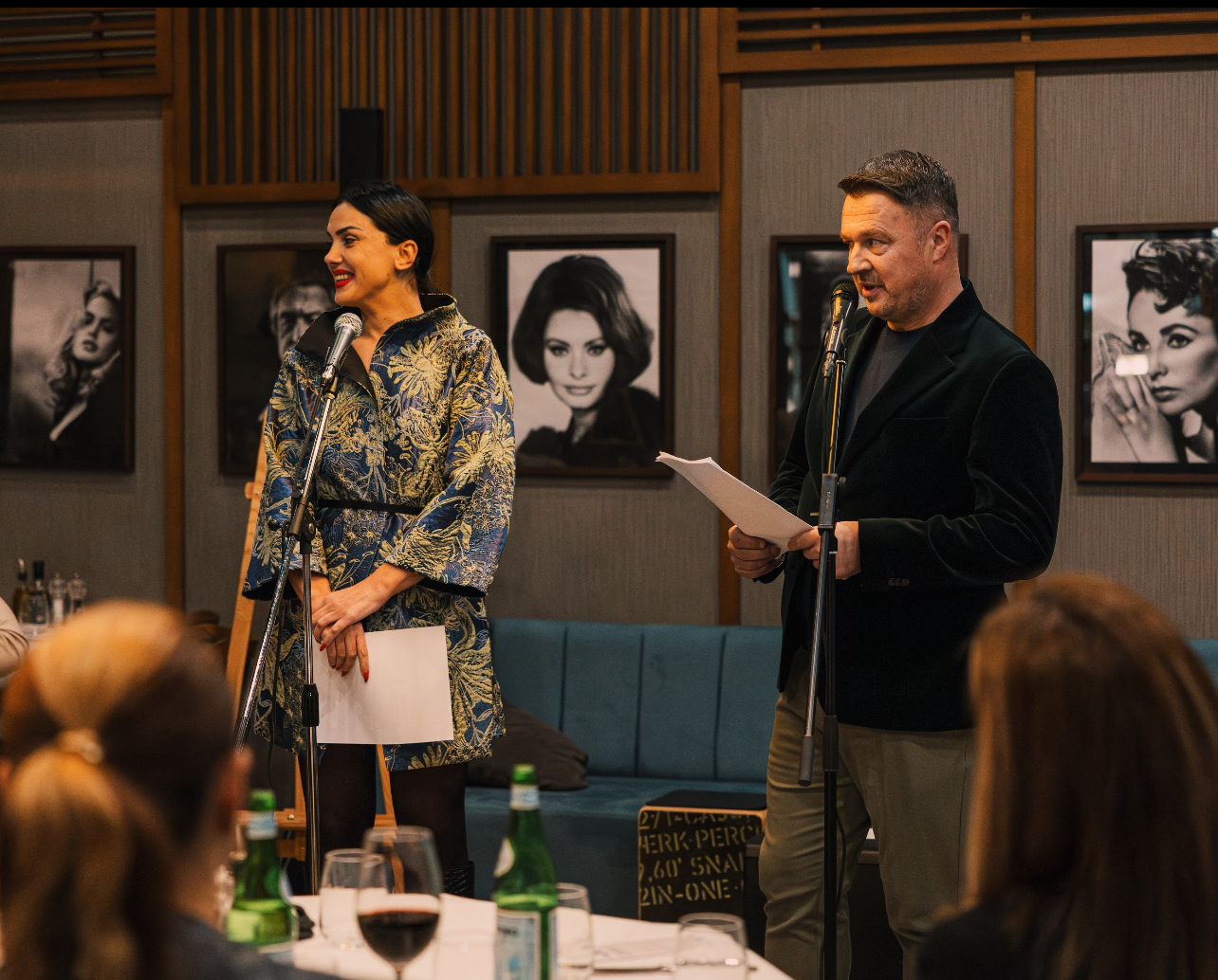 Ankandi bamirës i pikturave në Cyrih mbledh fonde për gratë e prekura nga kanceri i gjirit