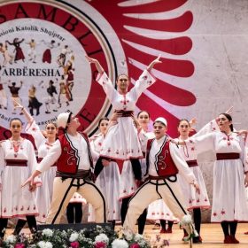 Ansambli “Arbëresha” festoi 22 vjetorin e themelimit