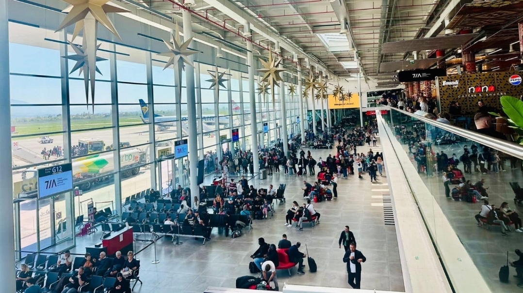 Shqipëri  Udhëtarët mund të sjellin mallra deri në 430 euro pa taksa