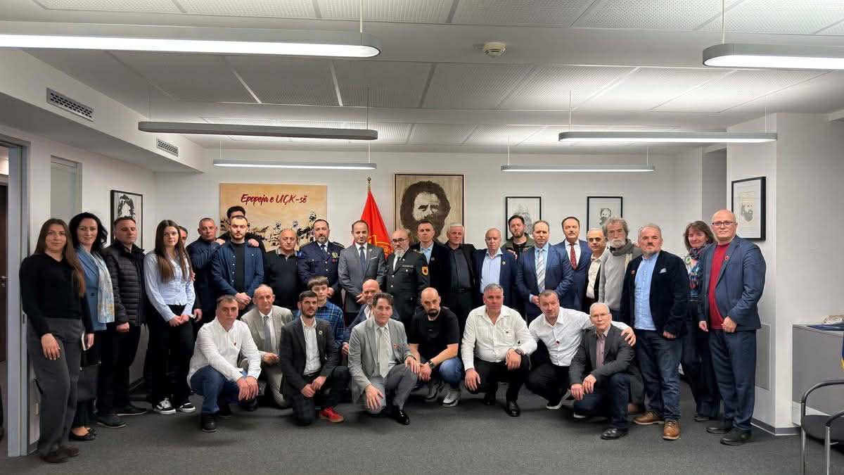 Ambasada e Kosovës në Austri hap ekspozitë për 28 vjetorin e Epopesë