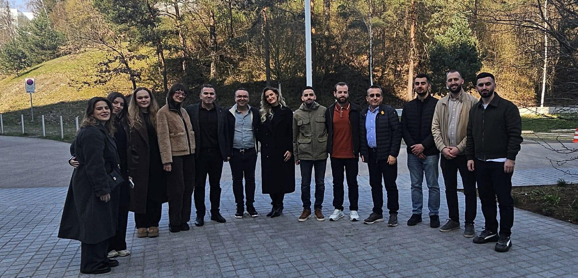 Dhjetë specializantët nga Kosova arrijnë në Zvicër për trajnimet e organizuara nga LMShZ