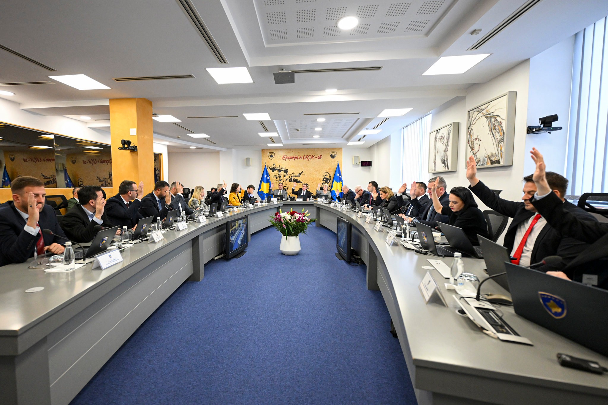 Miratohet paga e 13 të në Kosovë