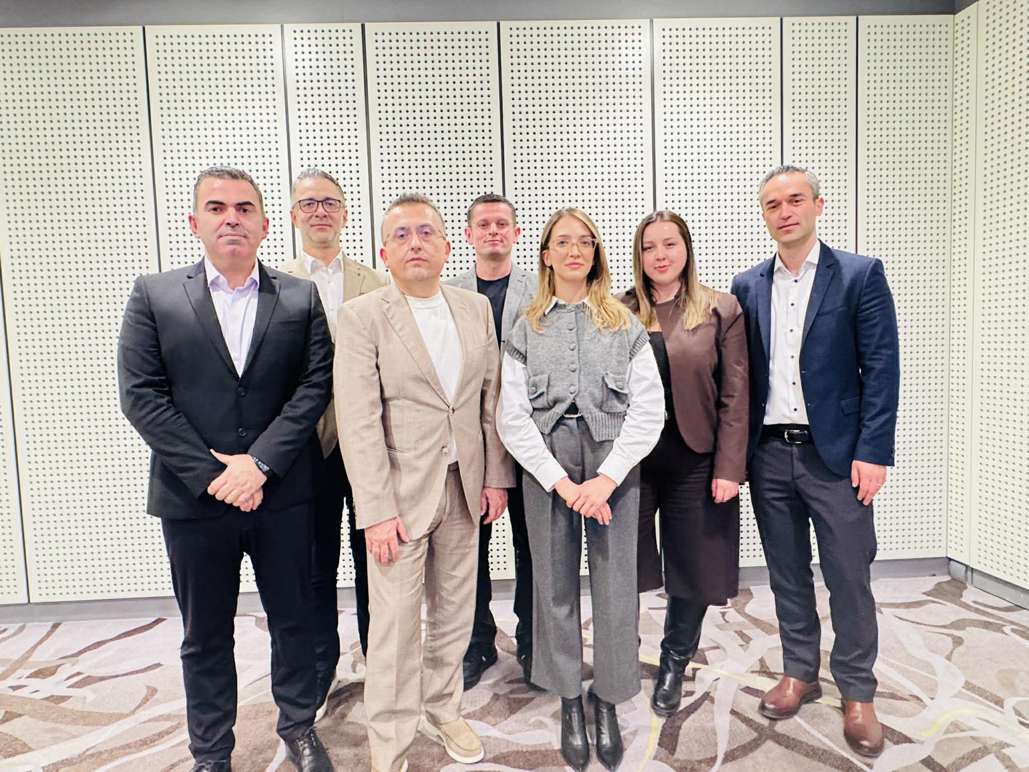 Lidhja e Mjekëve Shqiptarë në Zvicër zgjedh kryetarin e ri dhe mbyll me sukses simpoziumin shkencor