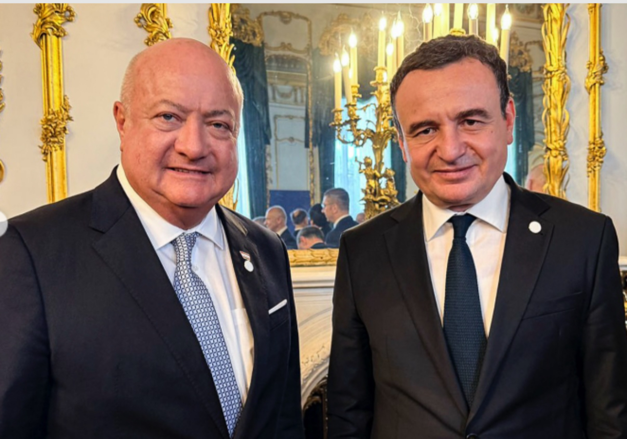 Kancelari austriak uron Albin Kurtin për mandatin e ri si kryeministër