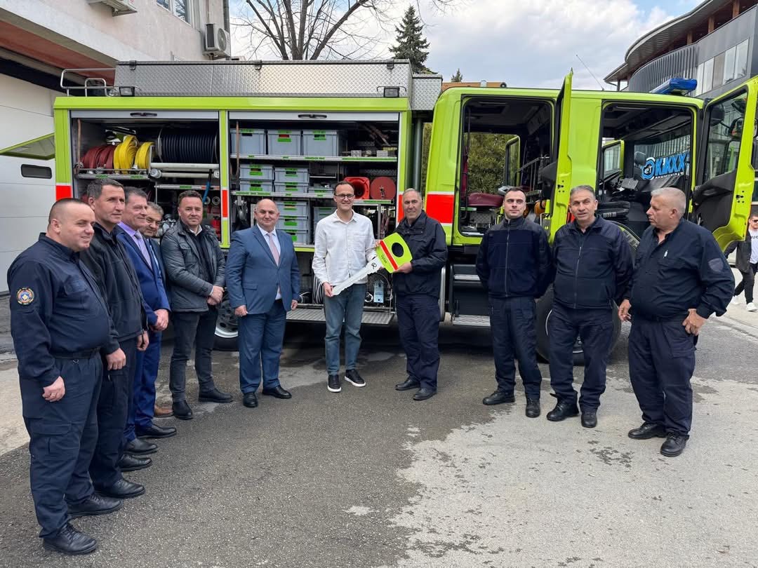 Komuna e Gjilanit pranon një automjet zjarrfikës nga Kantoni i Cyrihut