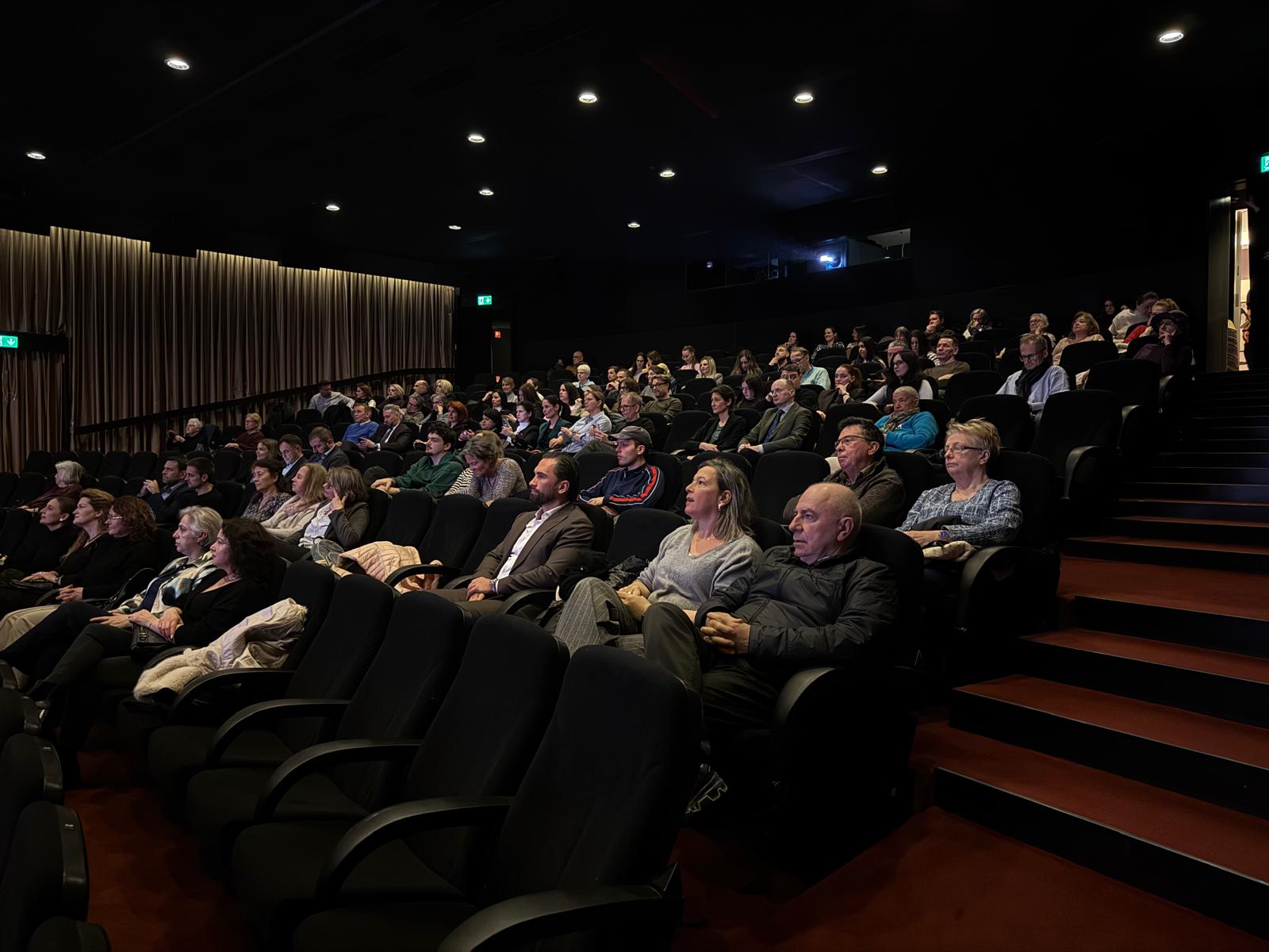 Java e Frankofonisë   La Beauté de l Âne  në Bernë sjell rrëfimin e Kosovës