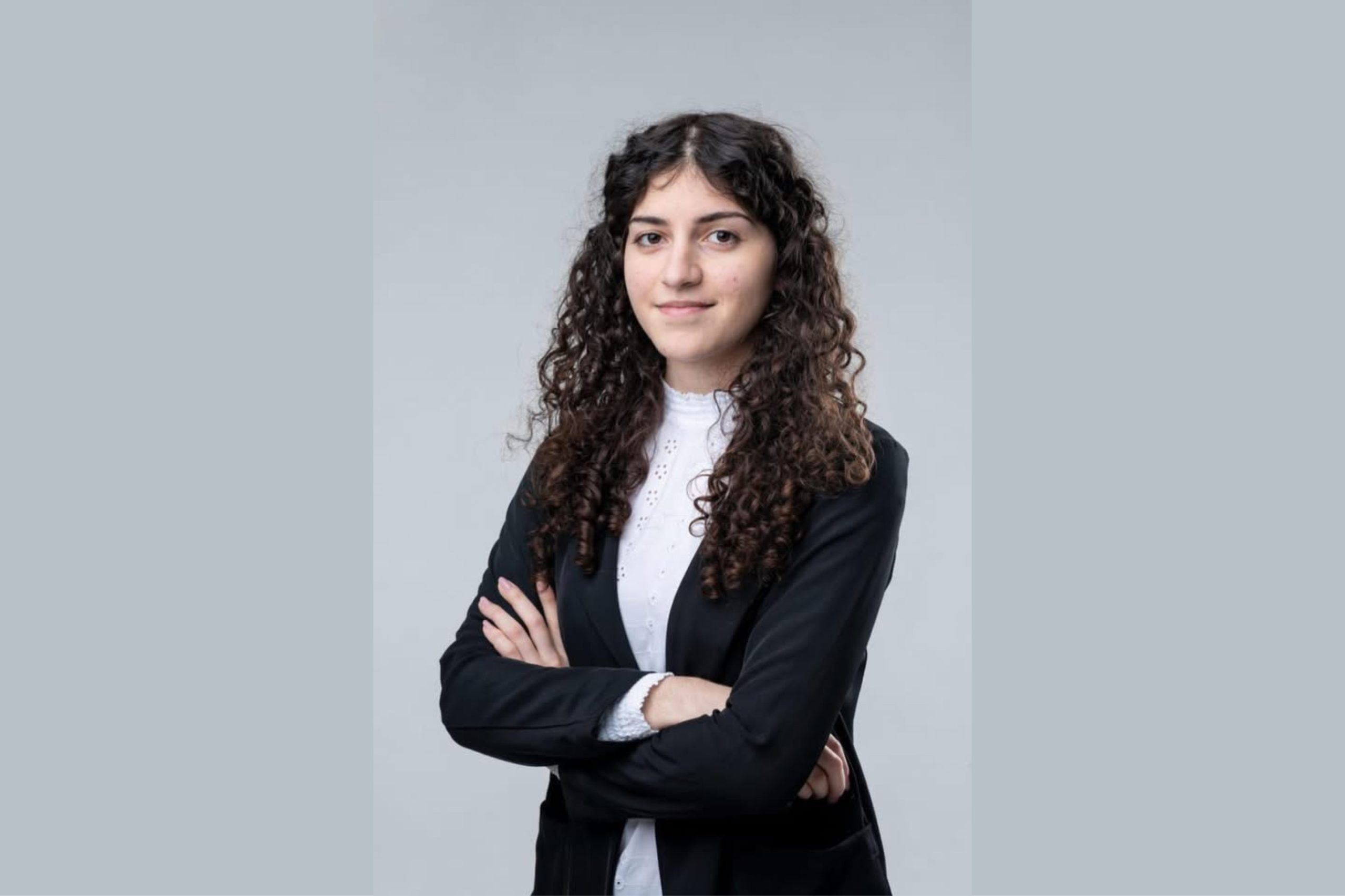 Egzona Veseli diplomon në Master për Drejtësi në Bern