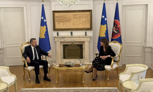 Kosova në zgjedhje  Haxhiu takon kryesuesin e KQZ së