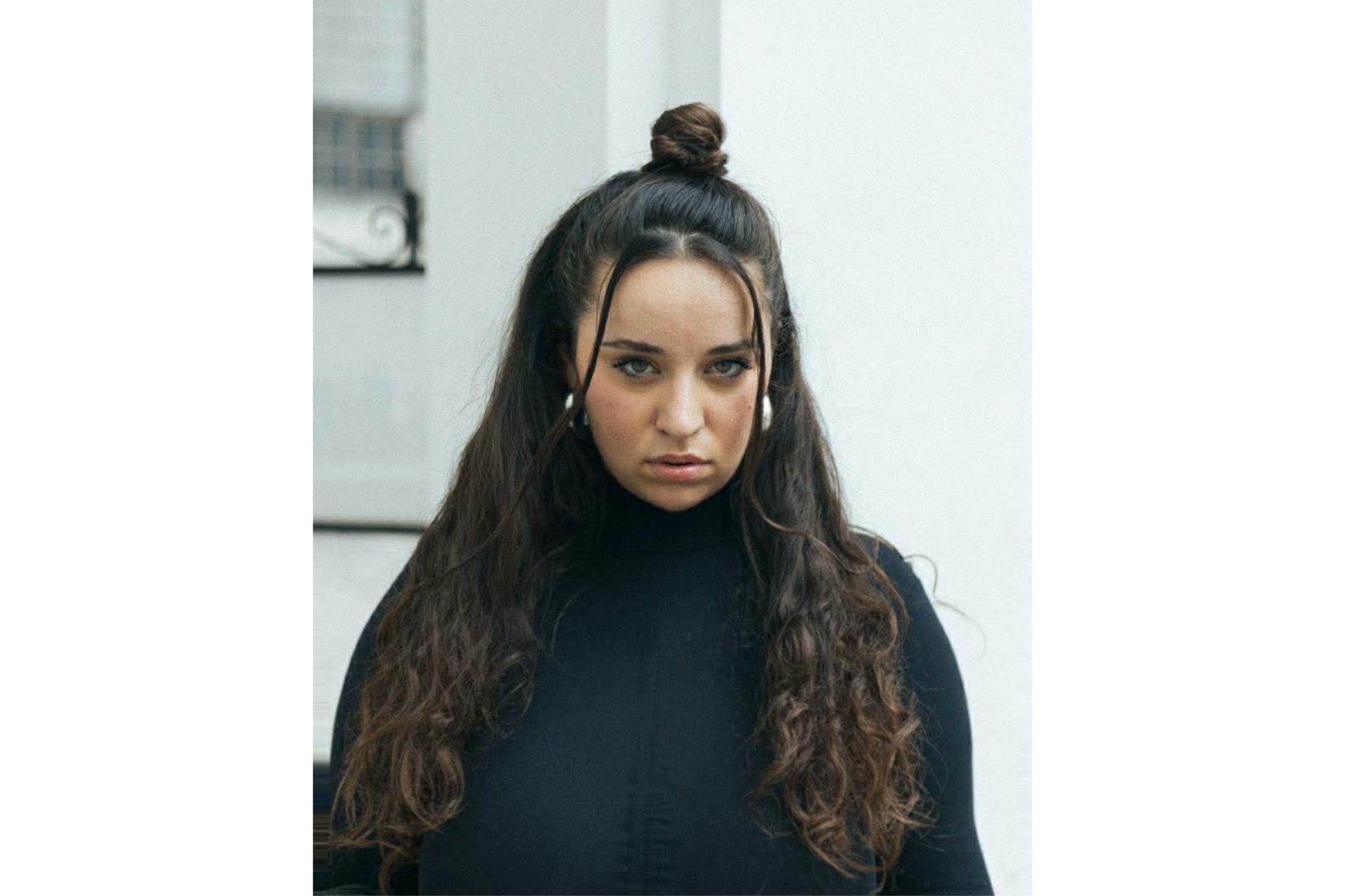 Lexim skenik në Cyrih: Kujtesa e luftës dhe migrimit shqiptar
