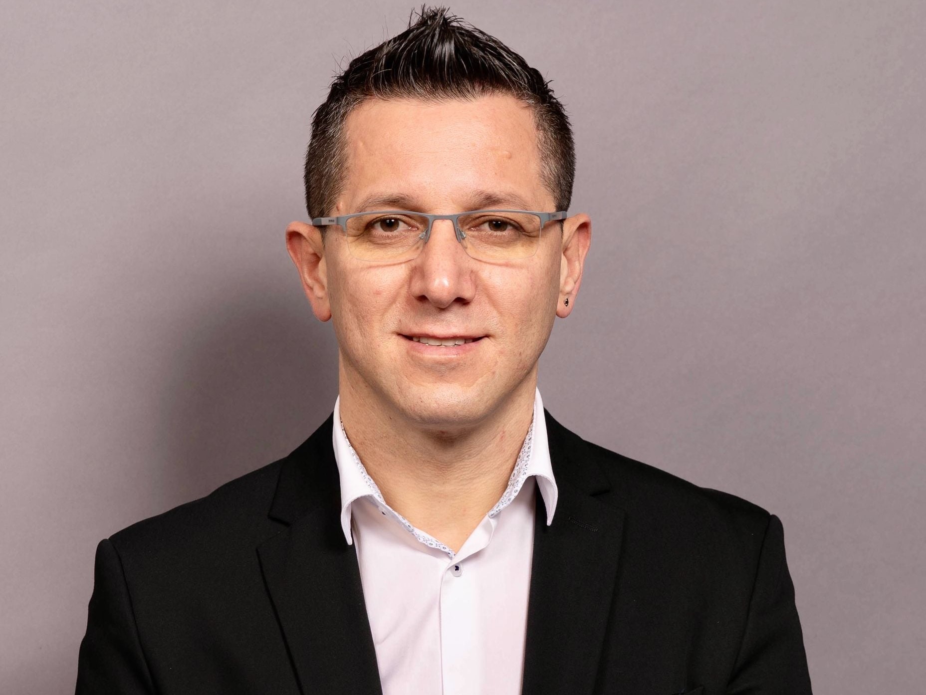 Paradoksi shqiptar  mes Maqedonisë së Veriut dhe Zvicrës