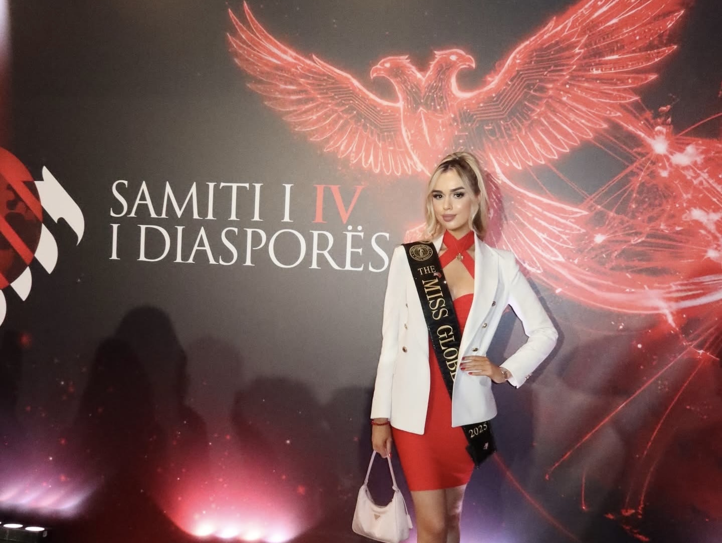 Miss Amerika 2025 merr pjesë në Samitin e Diasporës në Tiranë