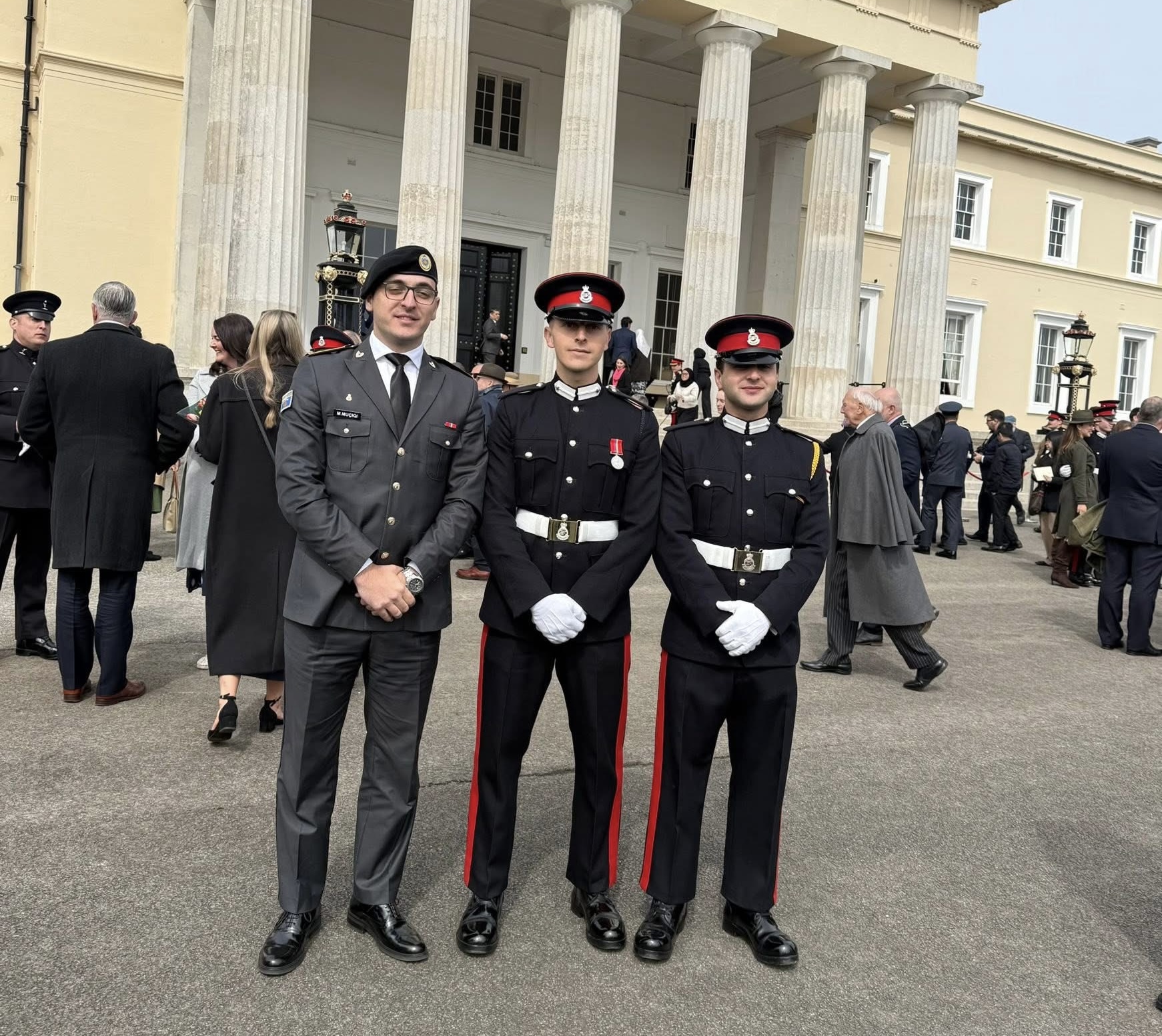 Arbër Aruqi diplomon në Akademinë Mbretërore Sandhurst