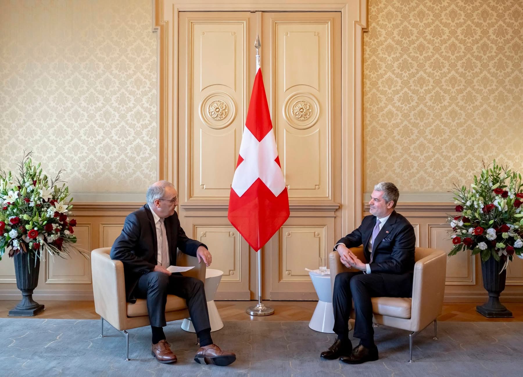 Ambasadori Ermal Dredha dorëzon Letrat Kredenciale te Guy Parmelin