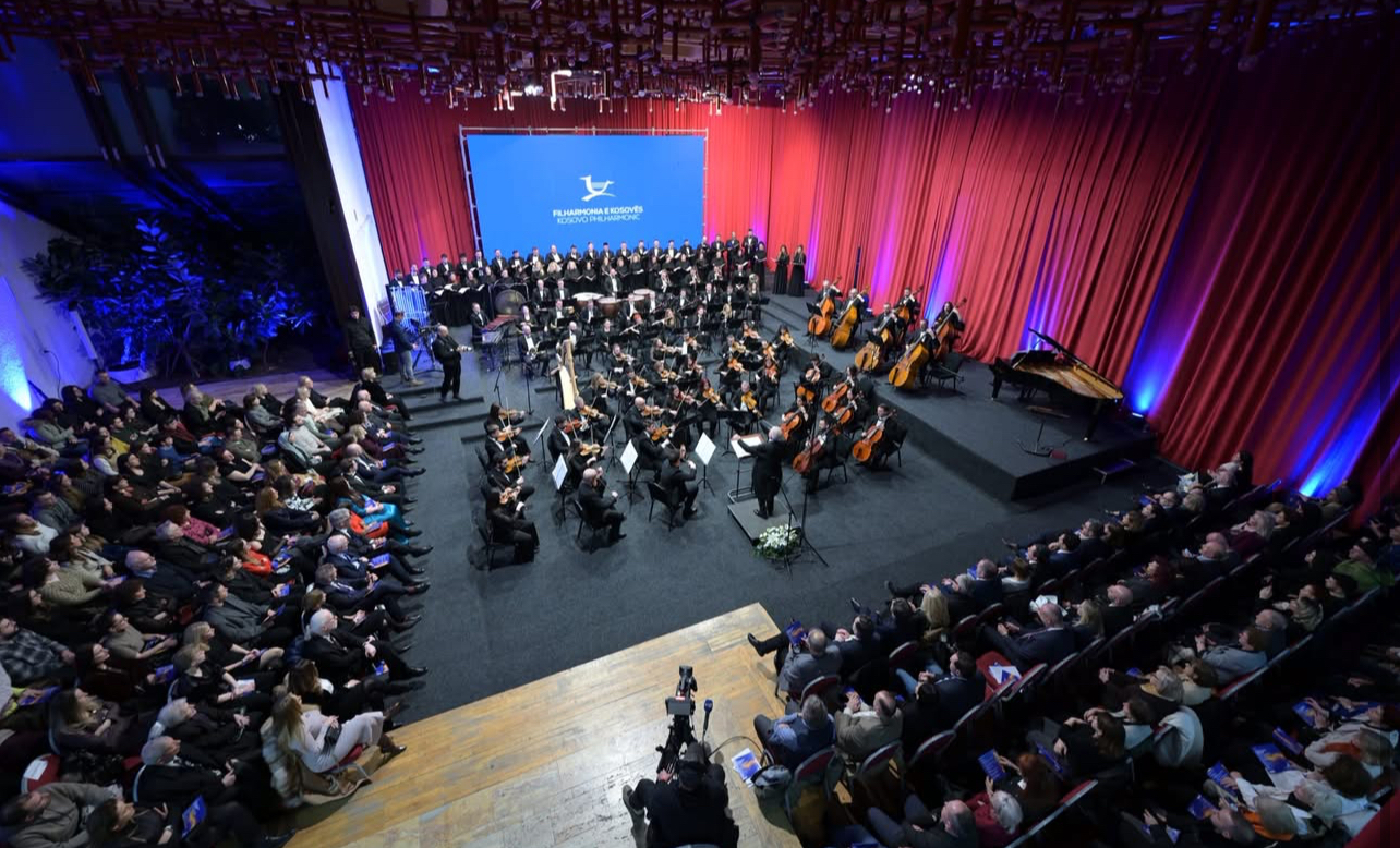 Filharmonia e Kosovës sjell Felix Klieser në koncert në Prishtinë