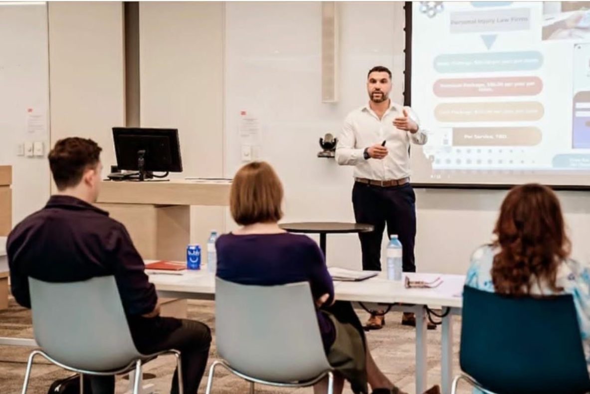 Shqiptari nga diaspora që po ndërthur teknologjinë me drejtësinë përmes inteligjencës artificiale