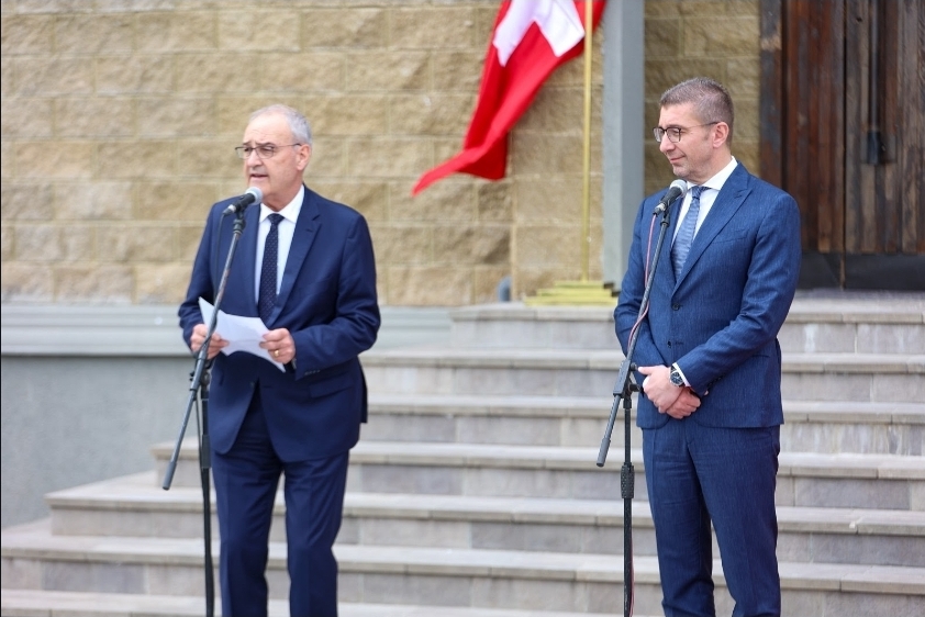 Presidenti zviceran takohet me kryeministrin maqedonas  bisedojnë për marrëdhëniet mes dy vendeve