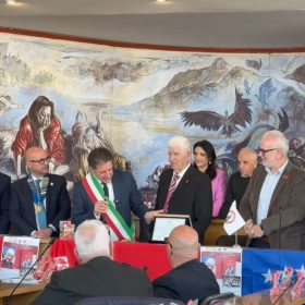 Rexhep Rifati u shpall qytetar nderi i Horës së Arbëreshëve