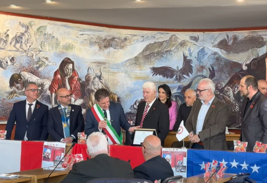 Rexhep Rifati u shpall qytetar nderi i Horës së Arbëreshëve