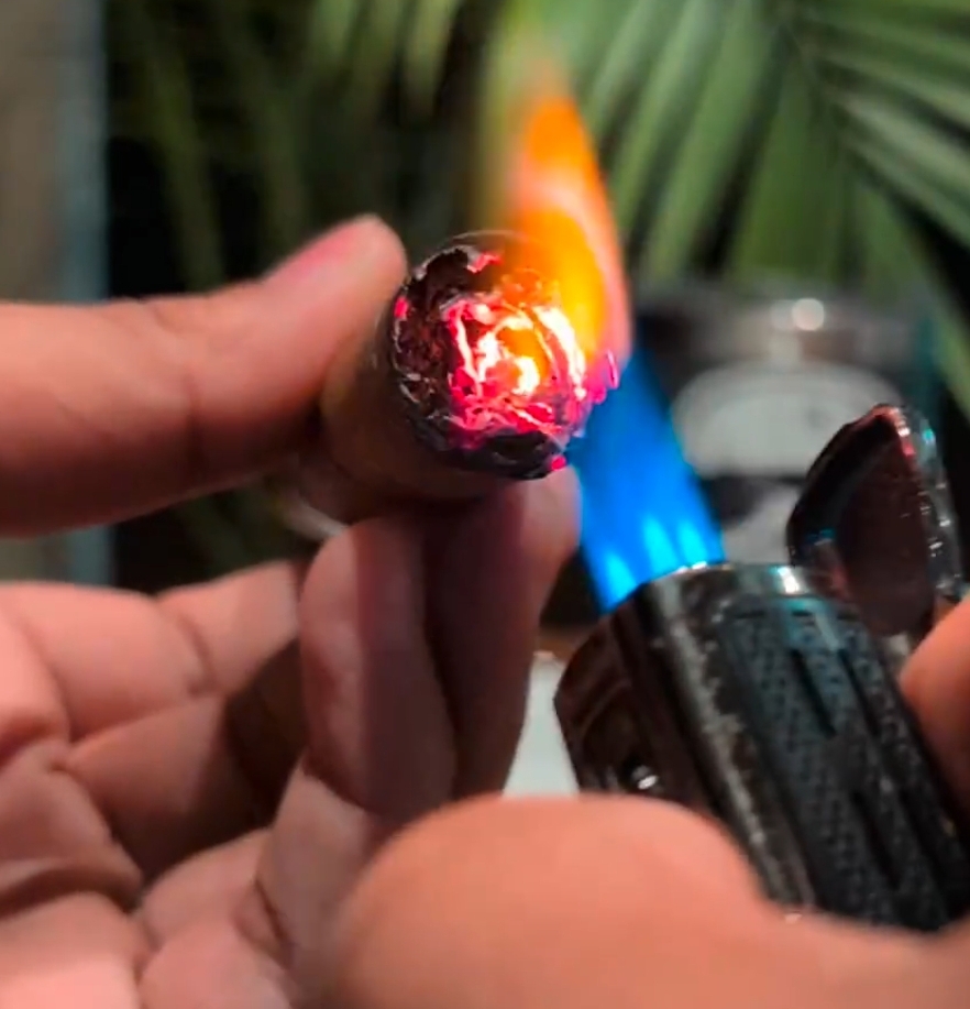 Regjimi kubanez përfiton miliona nga duhanpirësit e purove në Zvicër