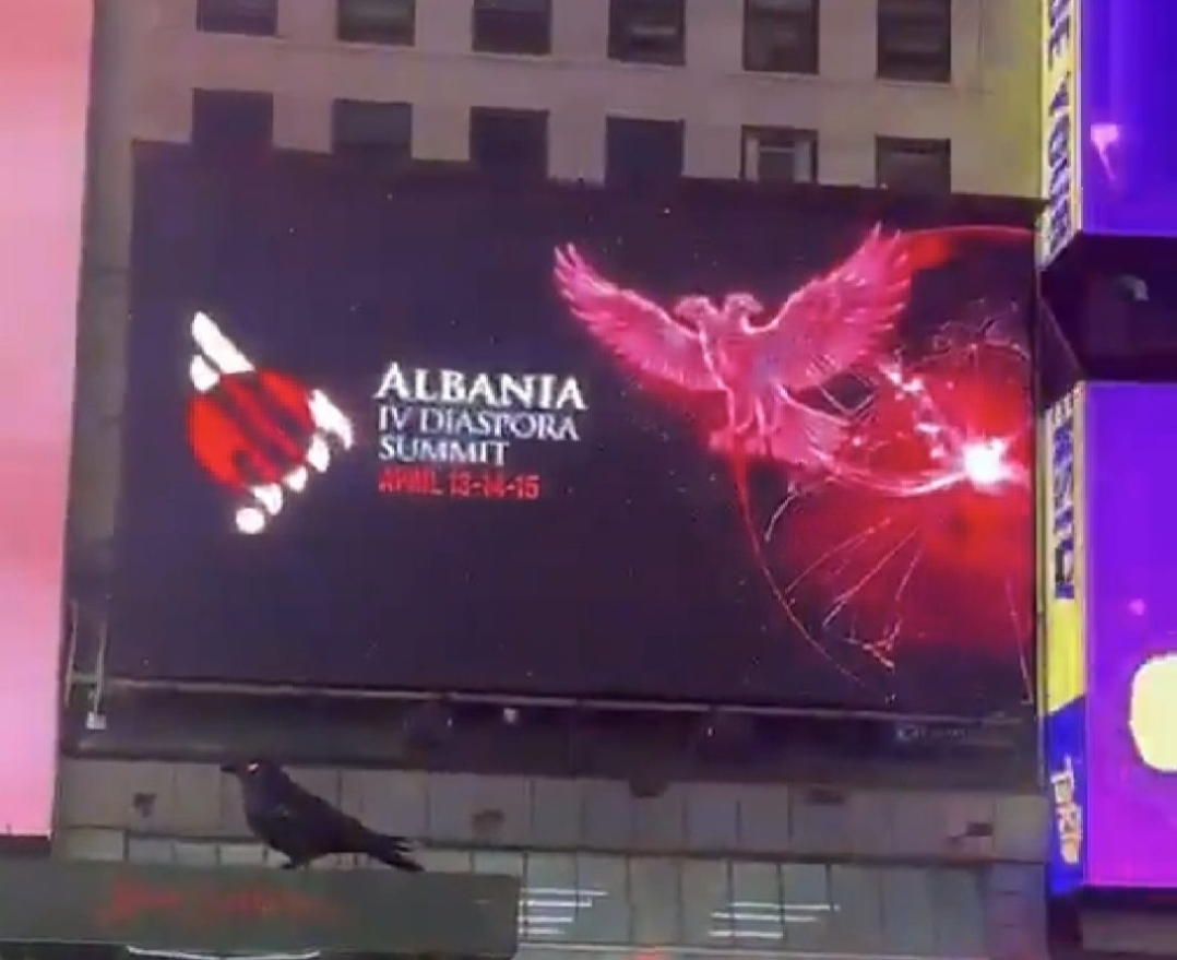 Samiti i Diasporës Shqiptare merr vëmendje globale  Mesazh nga  Times Square  për lidhjen me atdheun