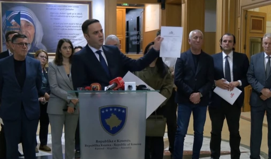 Abdixhiku publikon 15 nënshkrime  Kandidati për president mund të jetë edhe Vjosa Osmani