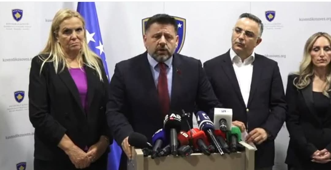 AAK në konferencë nga Kuvendi  Nuk bëhemi pjesë e këtij komploti