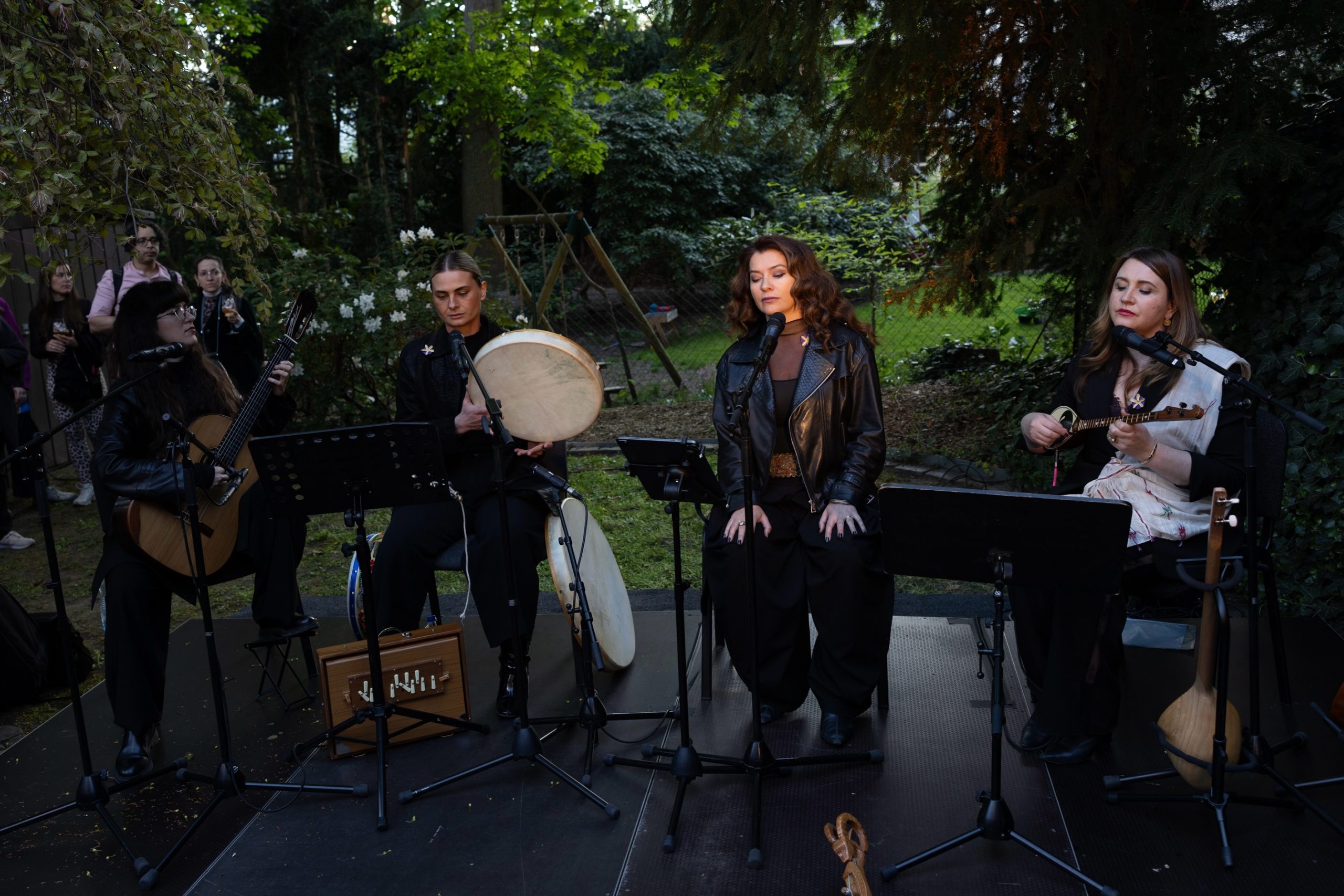 Flaka Goranci sjell "Jehona e Origjinës" në Hamburg me një koncert të mrekullueshëm
