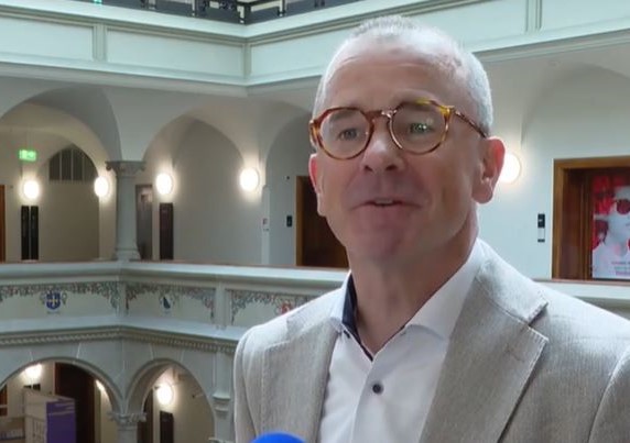Raphael Golta zgjidhet Kryetar Bashkie i Cyrihut me 81.3% të votave
