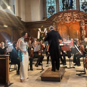 Violinistja Alda Dizdari mahnit publikun londinez në koncertin në “St. James Piccadilly”