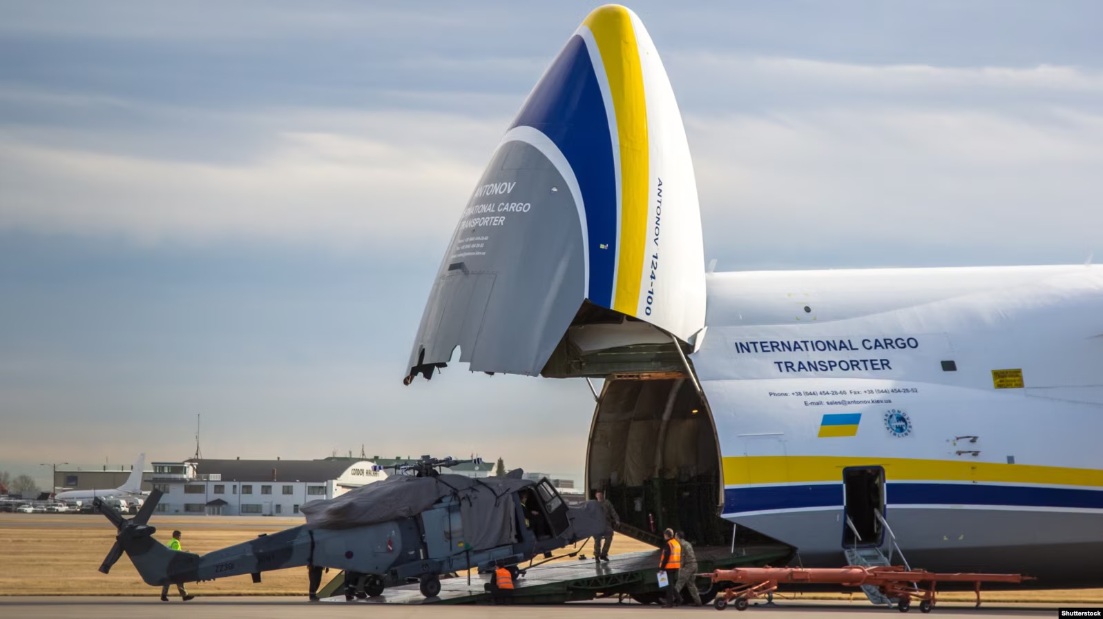 Antonov në Kosovë  Çfarë dihet për fluturimin e avionit gjigant An 124 në Prishtinë