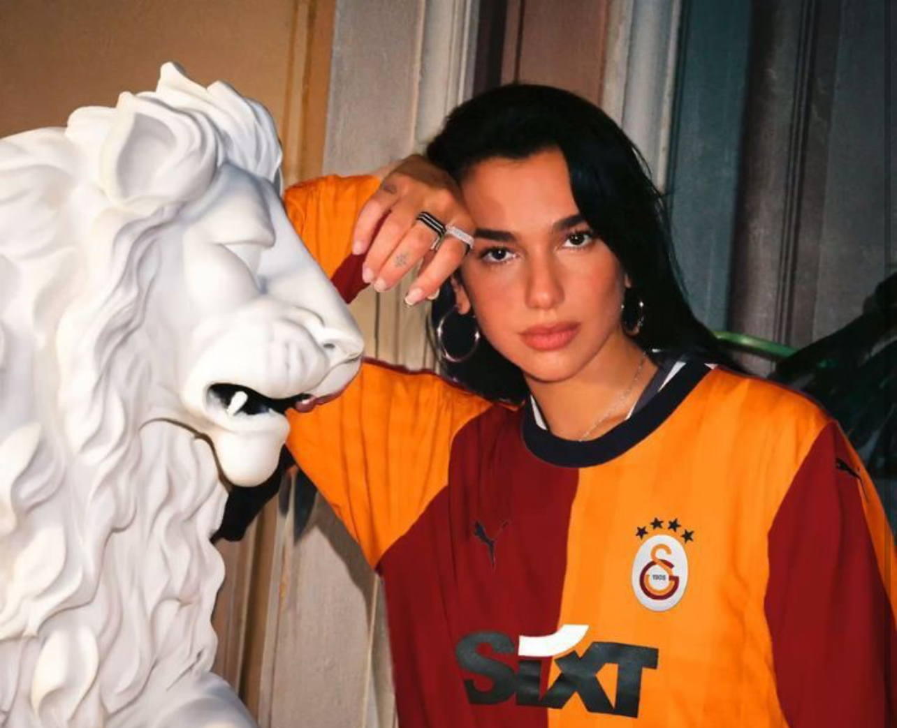 Galatasaray i ofron Dua Lipës 2 milionë dollarë për performancë në festën e titullit kampion
