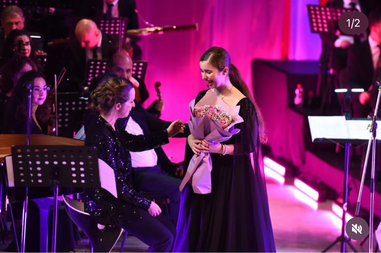 13 vjeçarja shqiptaro kanadeze mahnit Veronën me performancë solo